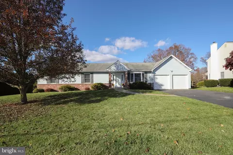 659 Dick Ave, Warminster, PA 18974