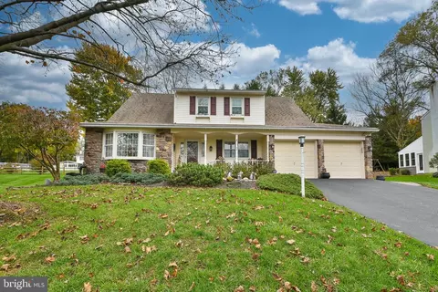 15 Feather Ct, Holland, PA 18966
