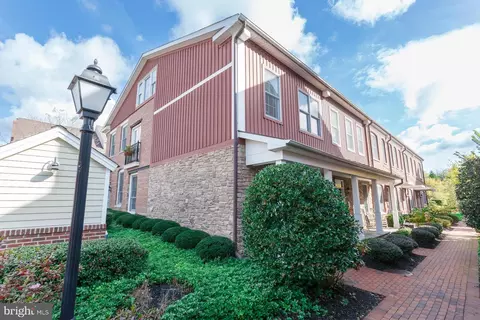 5 Watson Mill Ln, Newtown, PA 18940