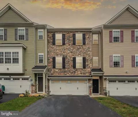 129 Graystone Dr, Feasterville Trevose, PA 19053