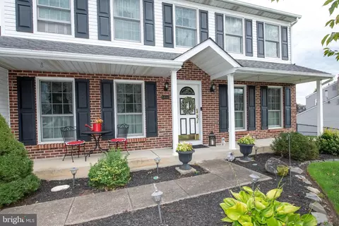 1406 Cornflower Ln, Bensalem, PA 19020