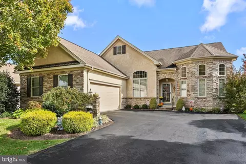 1011 Monroe Dr, Warwick, PA 18974