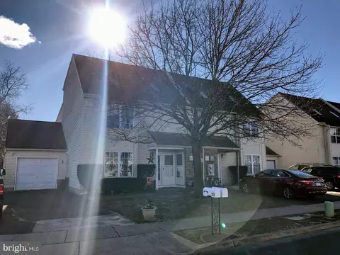 51 Sandybrook Dr, Langhorne, PA 19047