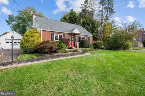 305 E Walnut St, Perkasie, PA 18944