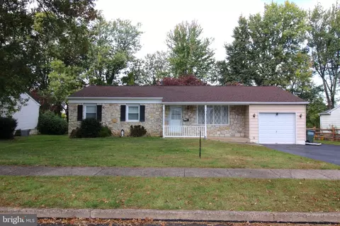 1360 Clover Ln, Feasterville Trevose, PA 19053