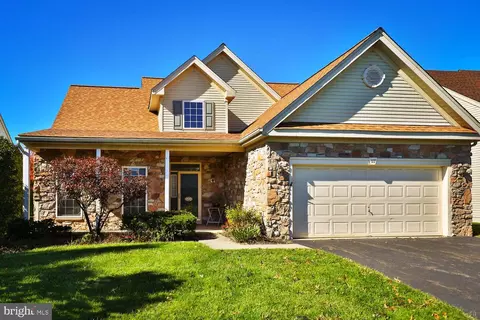 117 S Founders Ct, Warrington, PA 18976