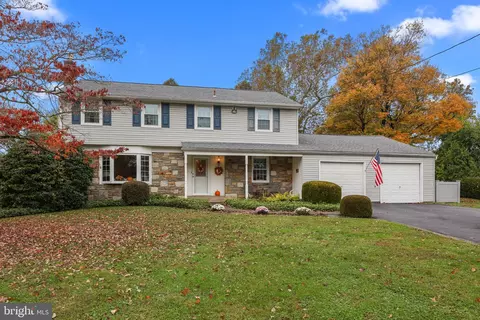 416 Fairhill Dr, Southampton, PA 18966