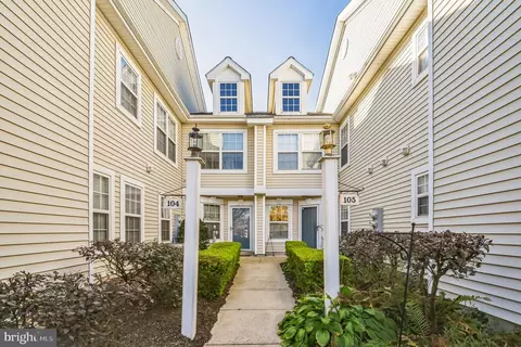 105 Willowoak Ct #261, Warminster, PA 18974
