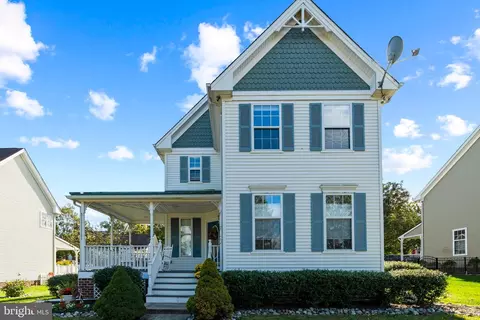 7 Barton Ave, Ivyland, PA 18974