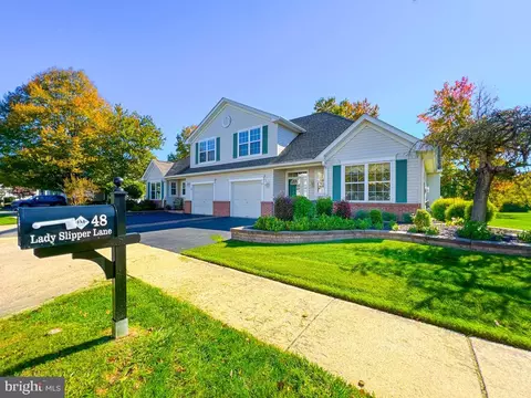 48 Lady Slipper Ln, Langhorne, PA 19047