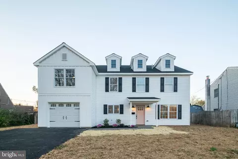 90 New School, Levittown, PA 19054