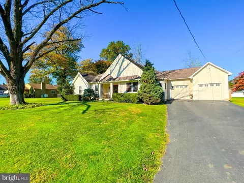 6342 Garrett Ave, Bensalem, PA 19020