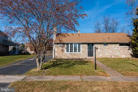 2524 Green Ave, Bristol, PA 19007