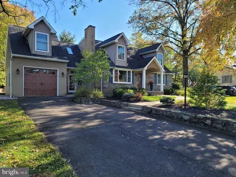 210 New Jersey Ave, Chalfont, PA 18914