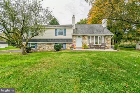 14 Hill Rd, Ivyland, PA 18974