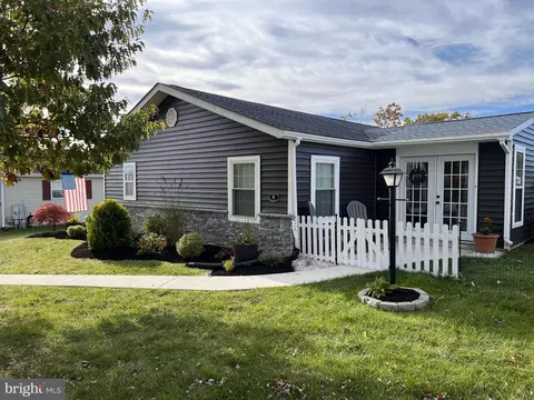 6 Juniper Cir, New Hope, PA 18938