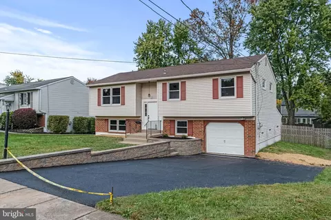 1469 Foster Rd, Warminster, PA 18974