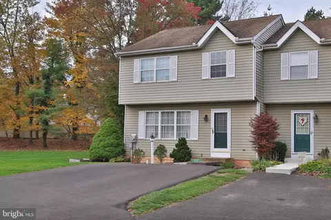 7 Jennifer Dr, Chalfont, PA 18914
