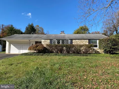 104 Pine Ln, Yardley, PA 19067