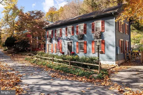 6629 Fleecydale Rd, Carversville, PA 18913