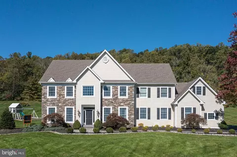41 Bowmans Dr W, New Hope, PA 18938
