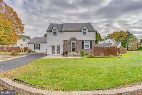 39 Park Ln, Feasterville Trevose, PA 19053