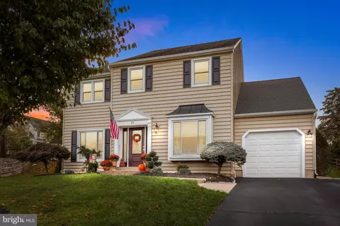 24 Indian Summer Dr, Southampton, PA 18966