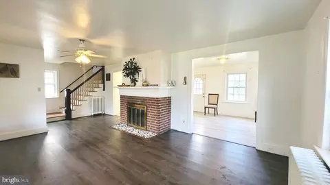 325 N Pennsylvania Ave, Morrisville, PA 19067