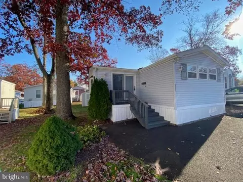 3007 Walnut Ln, Telford, PA 18969