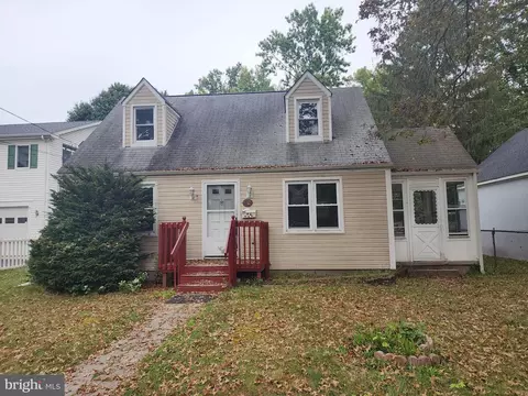 132 Chelton Ave, Morrisville, PA 19067