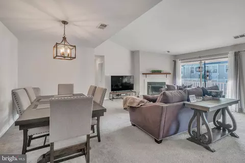 1004 Mews Dr, Sellersville, PA 18960