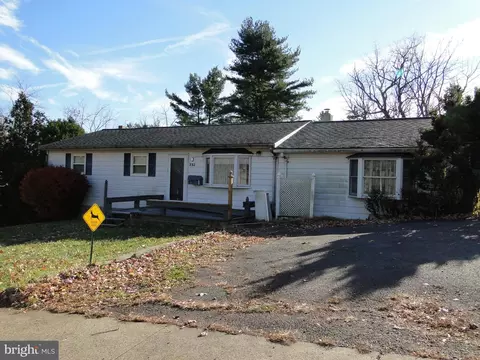 232 E Church St, Sellersville, PA 18960