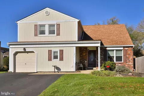1296 Pebblebrook Rd, Warminster, PA 18974
