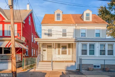 635 Corson St, Bristol, PA 19007
