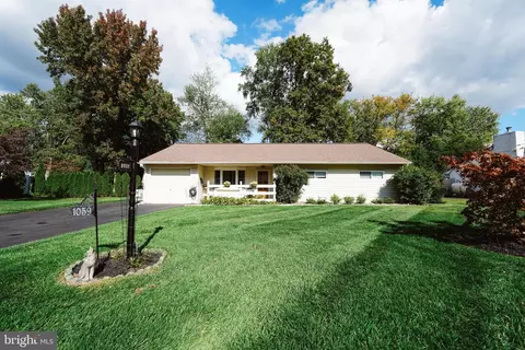 1059 Jeffrey Dr, Southampton, PA 18966