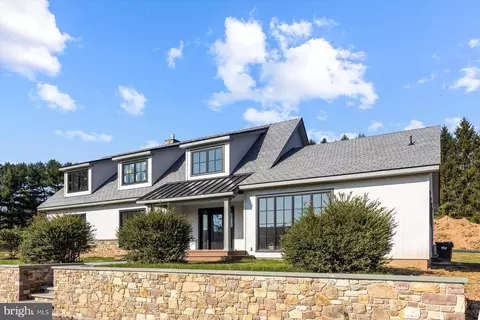 385 Pineville Rd, Newtown, PA 18940