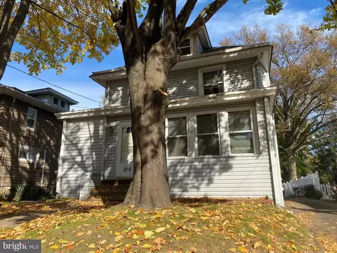 218 N Pennsylvania Ave, Morrisville, PA 19067