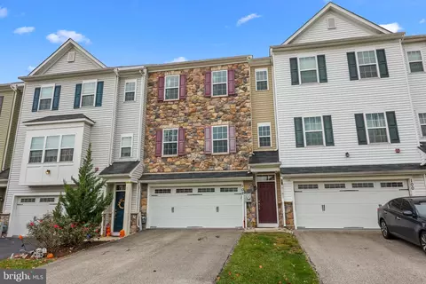 102 Master Ave, Feasterville Trevose, PA 19053