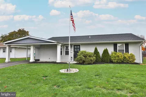 57 Greenbrook Dr, Levittown, PA 19055