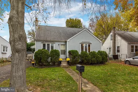 203 Logan Ave, Croydon, PA 19021