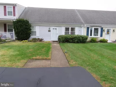 5736 Arcadia Ct, Bensalem, PA 19020