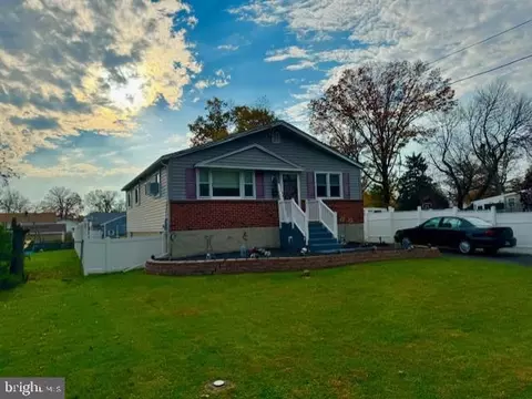 490 Olive St, Warminster, PA 18974