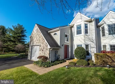 33 Gaylord Ct, Newtown, PA 18940