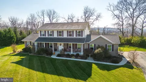 3490 Woodbyne Rd, Hellertown, PA 18055