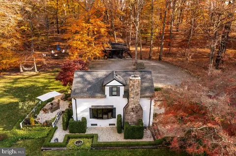 6958 Ely Rd, New Hope, PA 18938