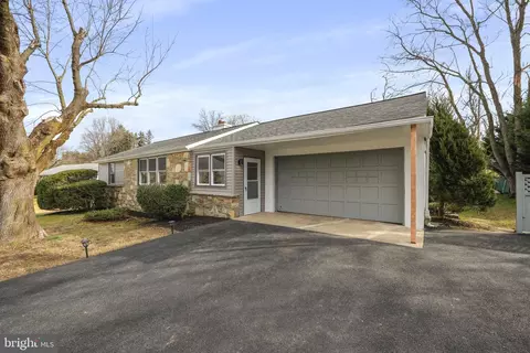 41 N Eastview Ave, Feasterville Trevose, PA 19053