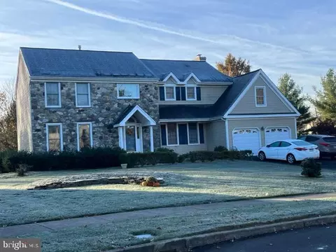 528 Heatons Mill Dr, Langhorne, PA 19047