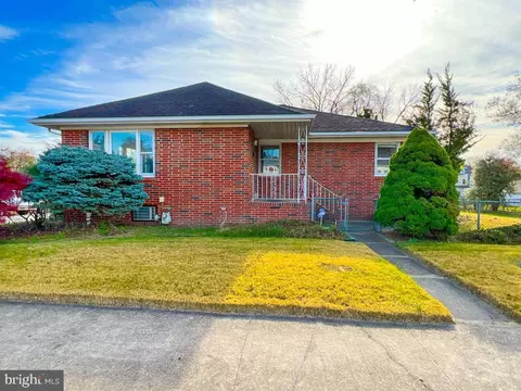 401 Clymer Ave, Morrisville, PA 19067