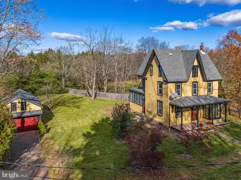 232 Smithtown Rd, Pipersville, PA 18947