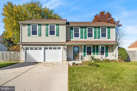635 S Queen Anne Dr, Fairless Hills, PA 19030